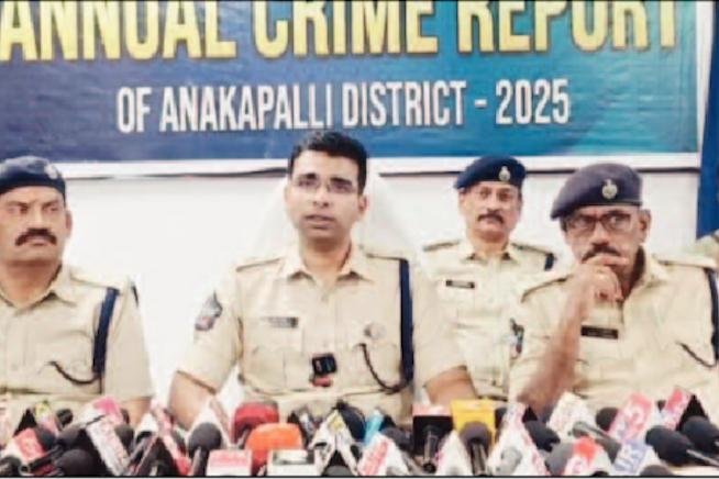 నూతన సంవత్సర వేడుకల్లో నిబంధనలు ఉల్లంఘిస్తే కఠిన చర్యలు... జిల్లా ఎస్పీ తుహిన్ సిన్హాహెచ్చరిక.